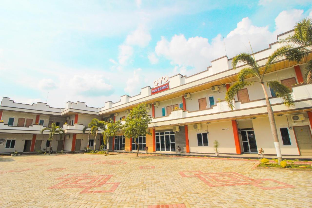 โอโย 1653 ฟาจาร์ เรสซิเดนซ์ Hotel เปกันบารู ภายนอก รูปภาพ