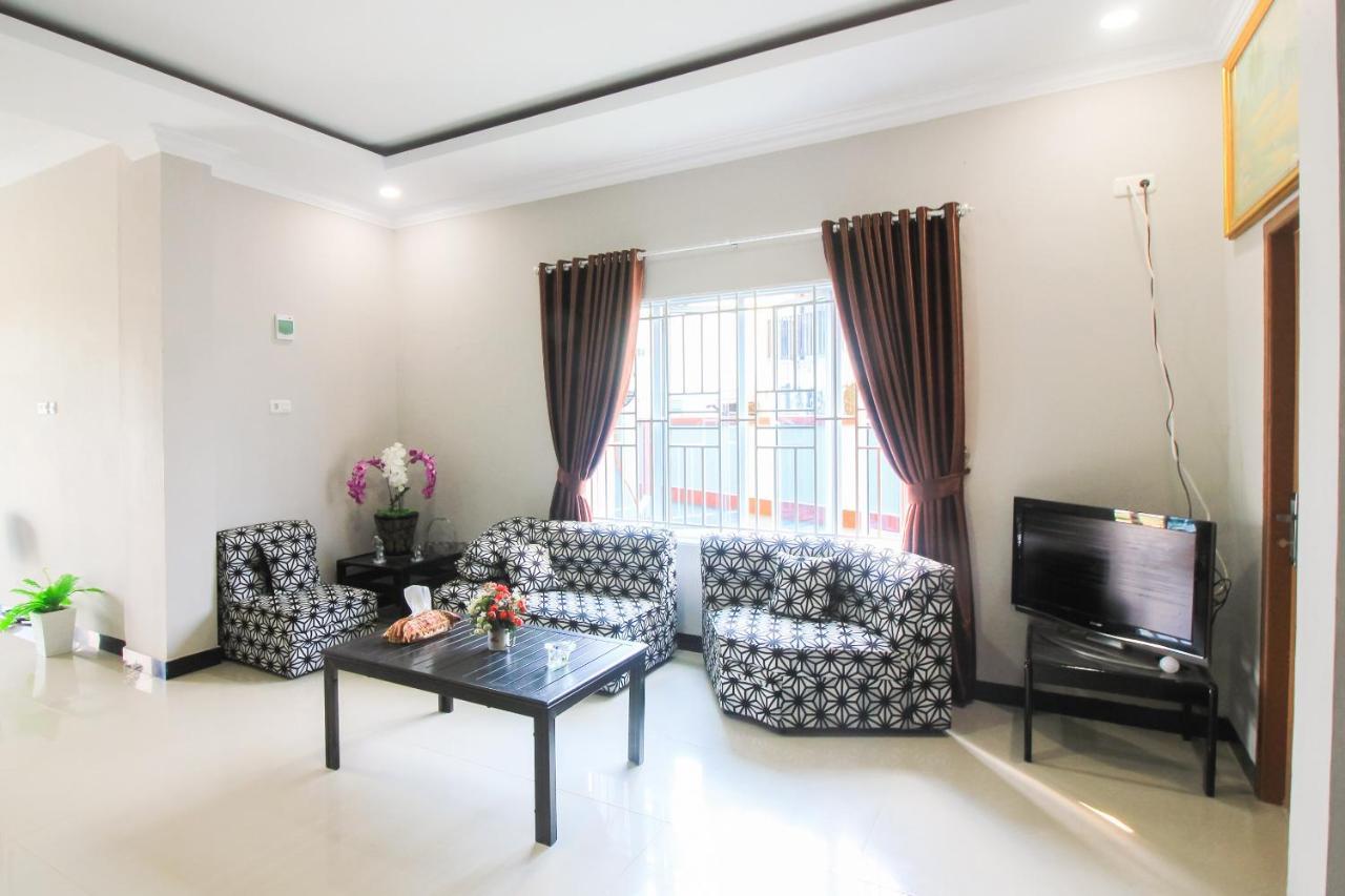 โอโย 1653 ฟาจาร์ เรสซิเดนซ์ Hotel เปกันบารู ภายนอก รูปภาพ