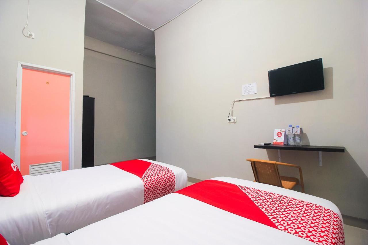 โอโย 1653 ฟาจาร์ เรสซิเดนซ์ Hotel เปกันบารู ภายนอก รูปภาพ