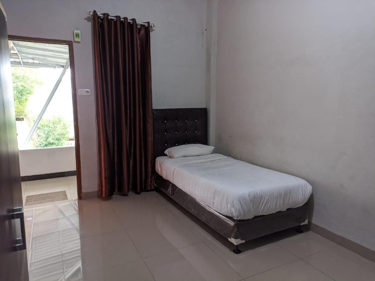โอโย 1653 ฟาจาร์ เรสซิเดนซ์ Hotel เปกันบารู ภายนอก รูปภาพ