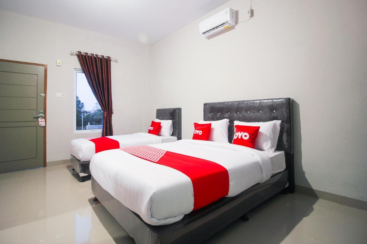 โอโย 1653 ฟาจาร์ เรสซิเดนซ์ Hotel เปกันบารู ภายนอก รูปภาพ