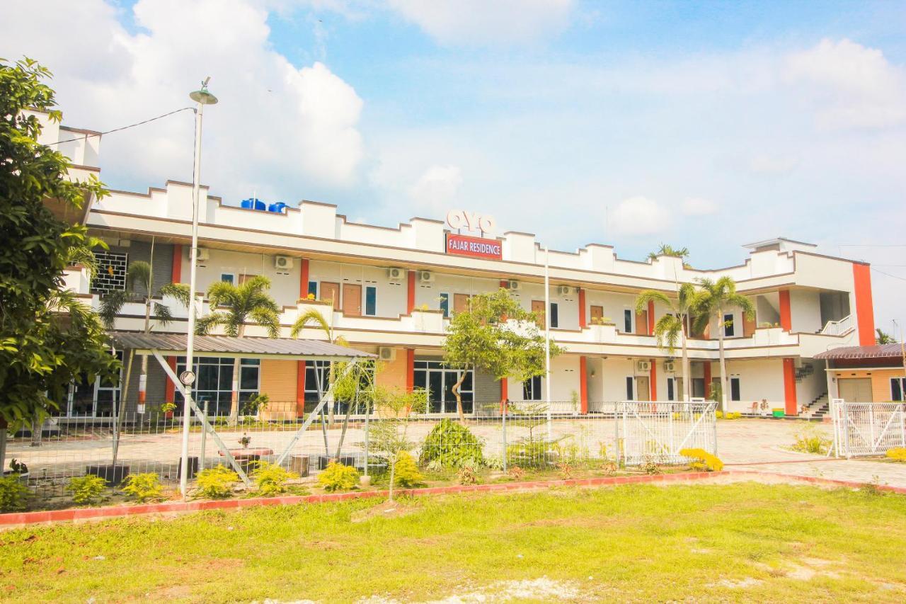 โอโย 1653 ฟาจาร์ เรสซิเดนซ์ Hotel เปกันบารู ภายนอก รูปภาพ